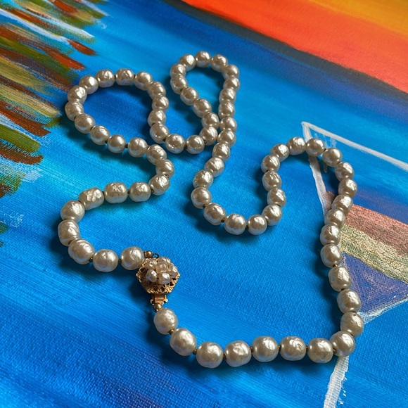 Miriam Haskell Jewelry - 🌺 Miriam Haskell baroque pearl necklace